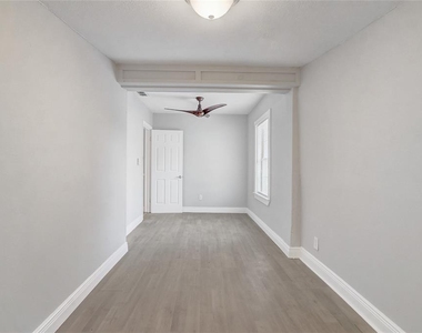 1129 Ne 12th Street - Photo Thumbnail 25