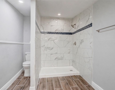 1129 Ne 12th Street - Photo Thumbnail 18