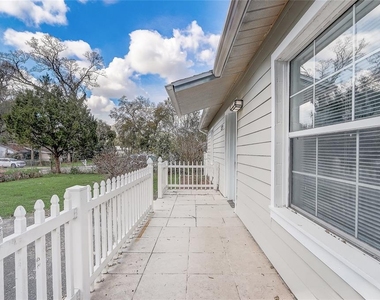 1129 Ne 12th Street - Photo Thumbnail 5