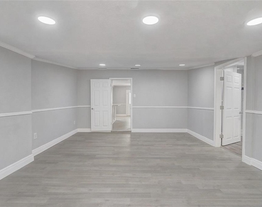 1129 Ne 12th Street - Photo Thumbnail 6