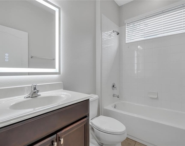 12826 Woodmere Close Dr - Photo Thumbnail 4
