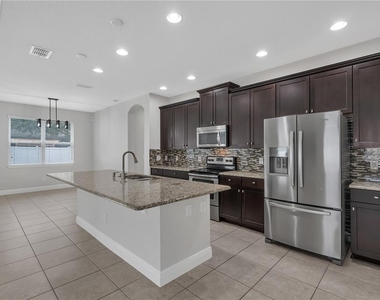12826 Woodmere Close Dr - Photo Thumbnail 18
