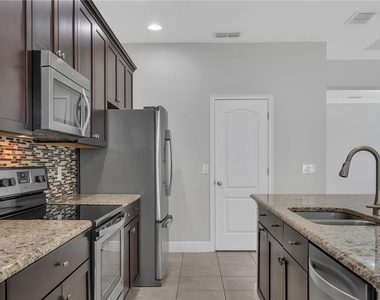 12826 Woodmere Close Dr - Photo Thumbnail 21