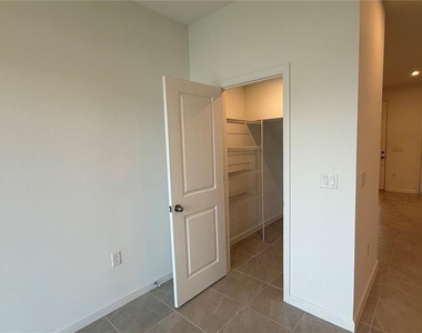 1155 Boardwalk Place Place - Photo Thumbnail 8