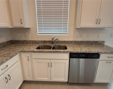 1155 Boardwalk Place Place - Photo Thumbnail 11