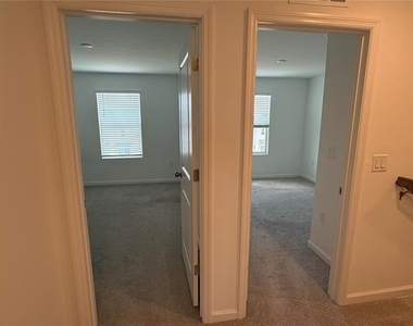 1155 Boardwalk Place Place - Photo Thumbnail 21