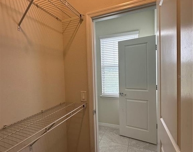 527 Piazza Point - Photo Thumbnail 44