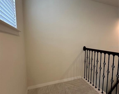 527 Piazza Point - Photo Thumbnail 15