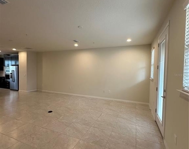 527 Piazza Point - Photo Thumbnail 9