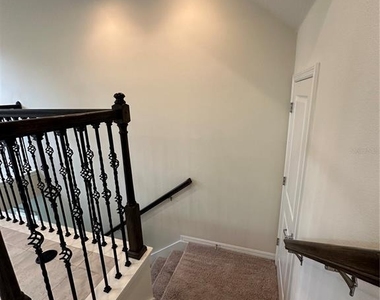 527 Piazza Point - Photo Thumbnail 65
