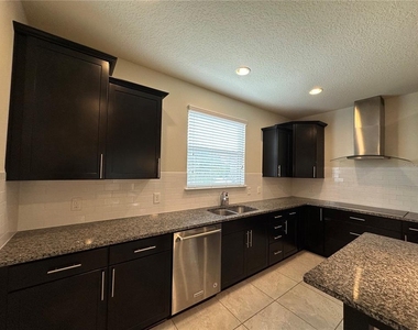 527 Piazza Point - Photo Thumbnail 62