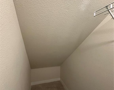 527 Piazza Point - Photo Thumbnail 23