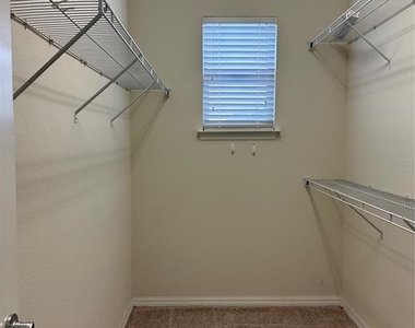 527 Piazza Point - Photo Thumbnail 43