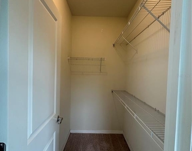 527 Piazza Point - Photo Thumbnail 48