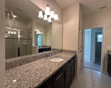 527 Piazza Point - Photo Thumbnail 28