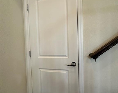 527 Piazza Point - Photo Thumbnail 12