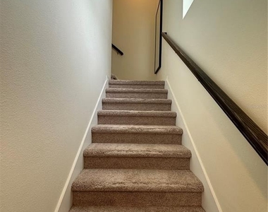 527 Piazza Point - Photo Thumbnail 57