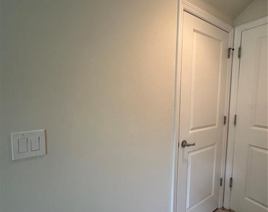 527 Piazza Point - Photo Thumbnail 21