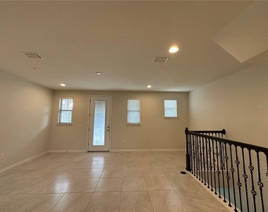 527 Piazza Point - Photo Thumbnail 6
