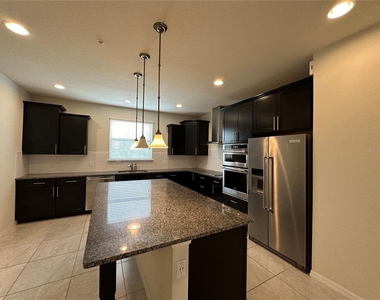 527 Piazza Point - Photo Thumbnail 5