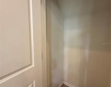 527 Piazza Point - Photo Thumbnail 66