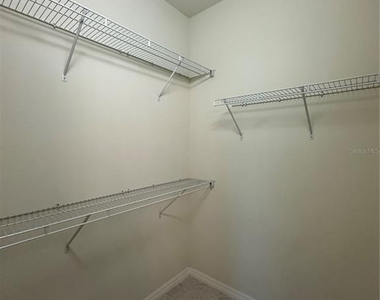 527 Piazza Point - Photo Thumbnail 39
