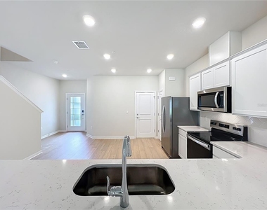 431 Meadowland Point - Photo Thumbnail 15