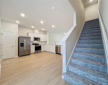 431 Meadowland Point - Photo Thumbnail 23