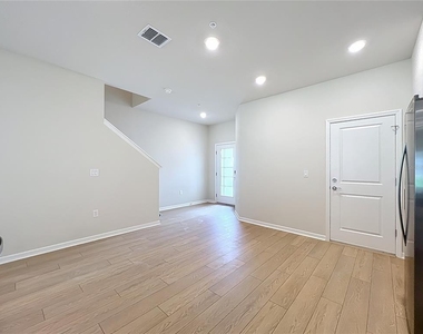 431 Meadowland Point - Photo Thumbnail 10