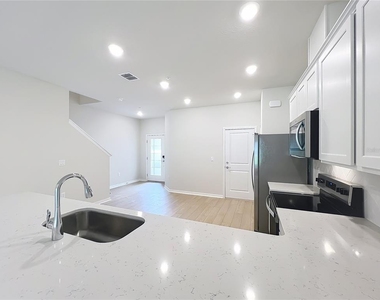 431 Meadowland Point - Photo Thumbnail 16