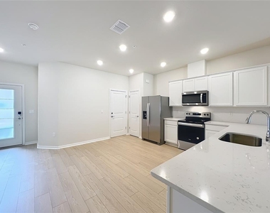 431 Meadowland Point - Photo Thumbnail 14