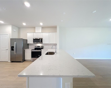 431 Meadowland Point - Photo Thumbnail 11