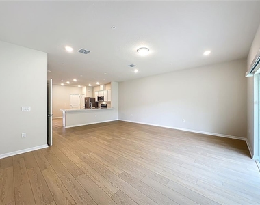 431 Meadowland Point - Photo Thumbnail 19