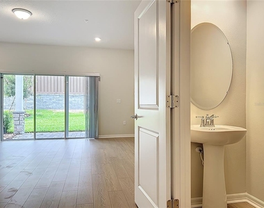 431 Meadowland Point - Photo Thumbnail 20