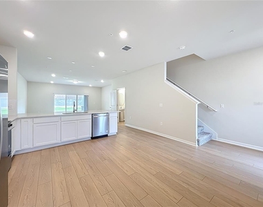 431 Meadowland Point - Photo Thumbnail 6