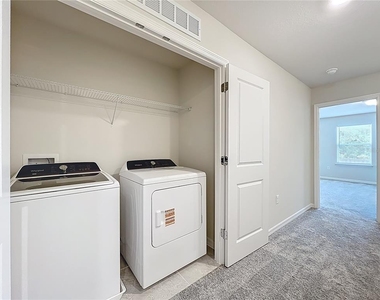 431 Meadowland Point - Photo Thumbnail 40