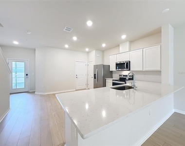 431 Meadowland Point - Photo Thumbnail 12