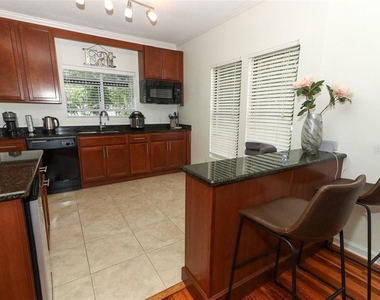 1442 Palm Avenue - Photo Thumbnail 4