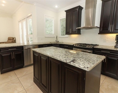 1442 Palm Avenue - Photo Thumbnail 24