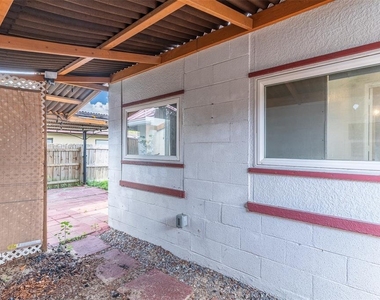 916 Cohassett Avenue - Photo Thumbnail 12