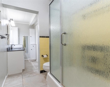 916 Cohassett Avenue - Photo Thumbnail 9