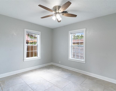 916 Cohassett Avenue - Photo Thumbnail 6