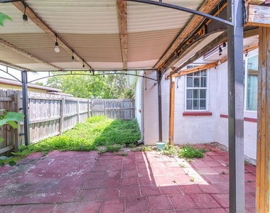 916 Cohassett Avenue - Photo Thumbnail 13