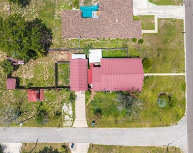 916 Cohassett Avenue - Photo Thumbnail 18