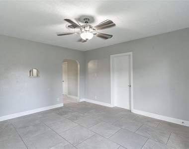 916 Cohassett Avenue - Photo Thumbnail 8