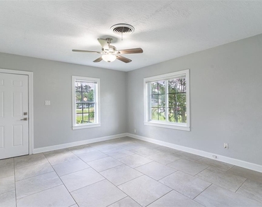 916 Cohassett Avenue - Photo Thumbnail 7
