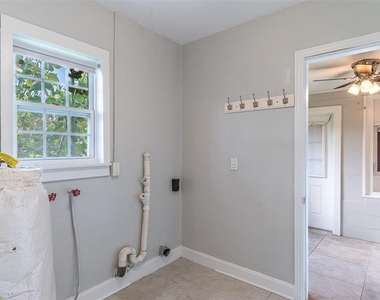916 Cohassett Avenue - Photo Thumbnail 3