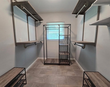 507 Lake Lulu Drive - Photo Thumbnail 14