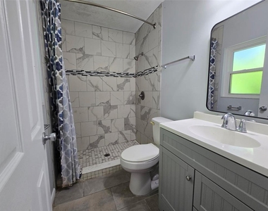 507 Lake Lulu Drive - Photo Thumbnail 6