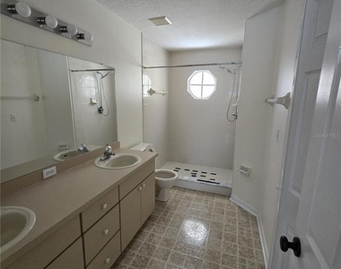 3127 Valley Vista Circle - Photo Thumbnail 8